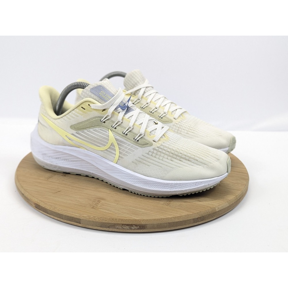 Nike Pegasus 39 Womens 9.5 Shoes Running Road Sneakers Yellow White Jog Air Zoom